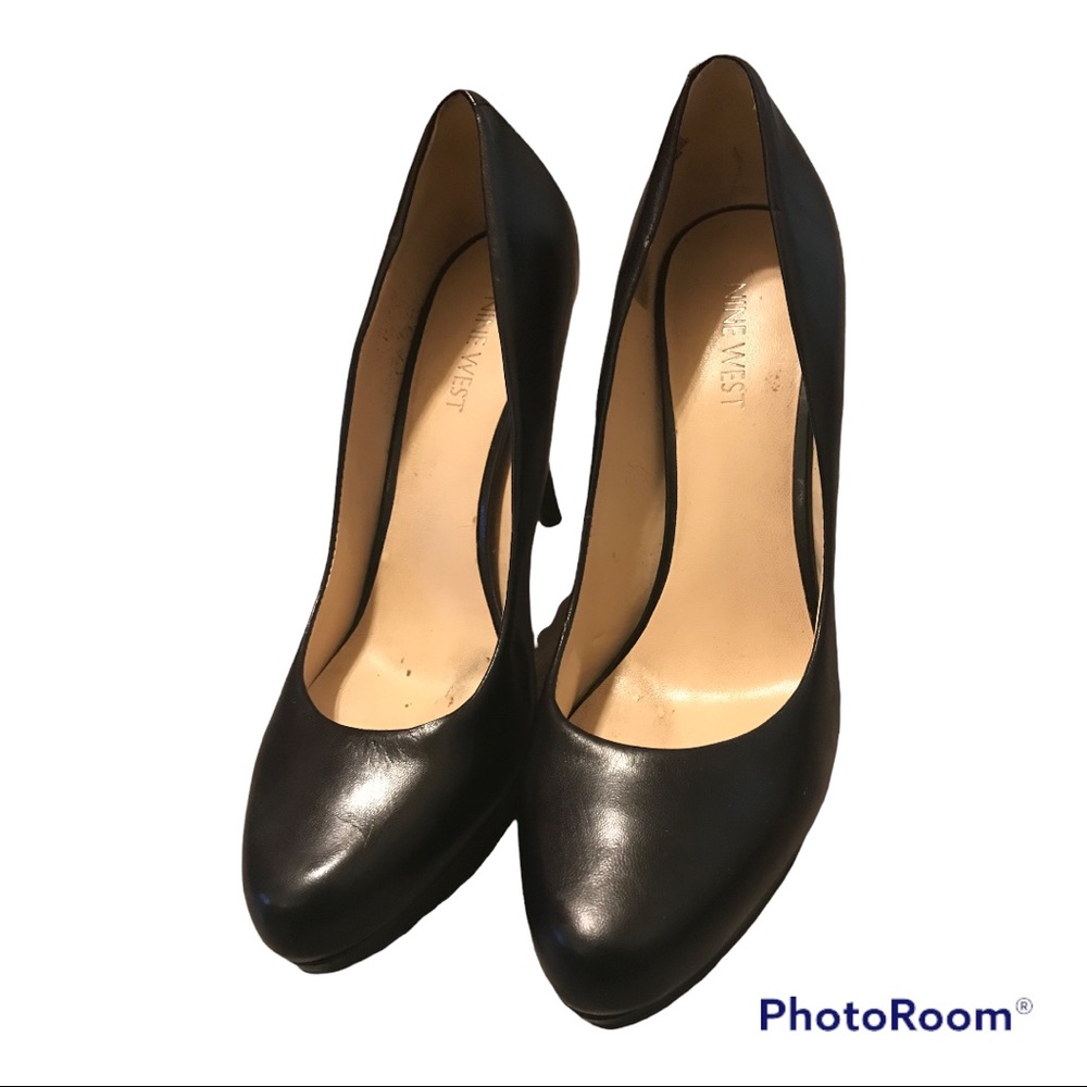 Nine West size 7-1/2 high heels black